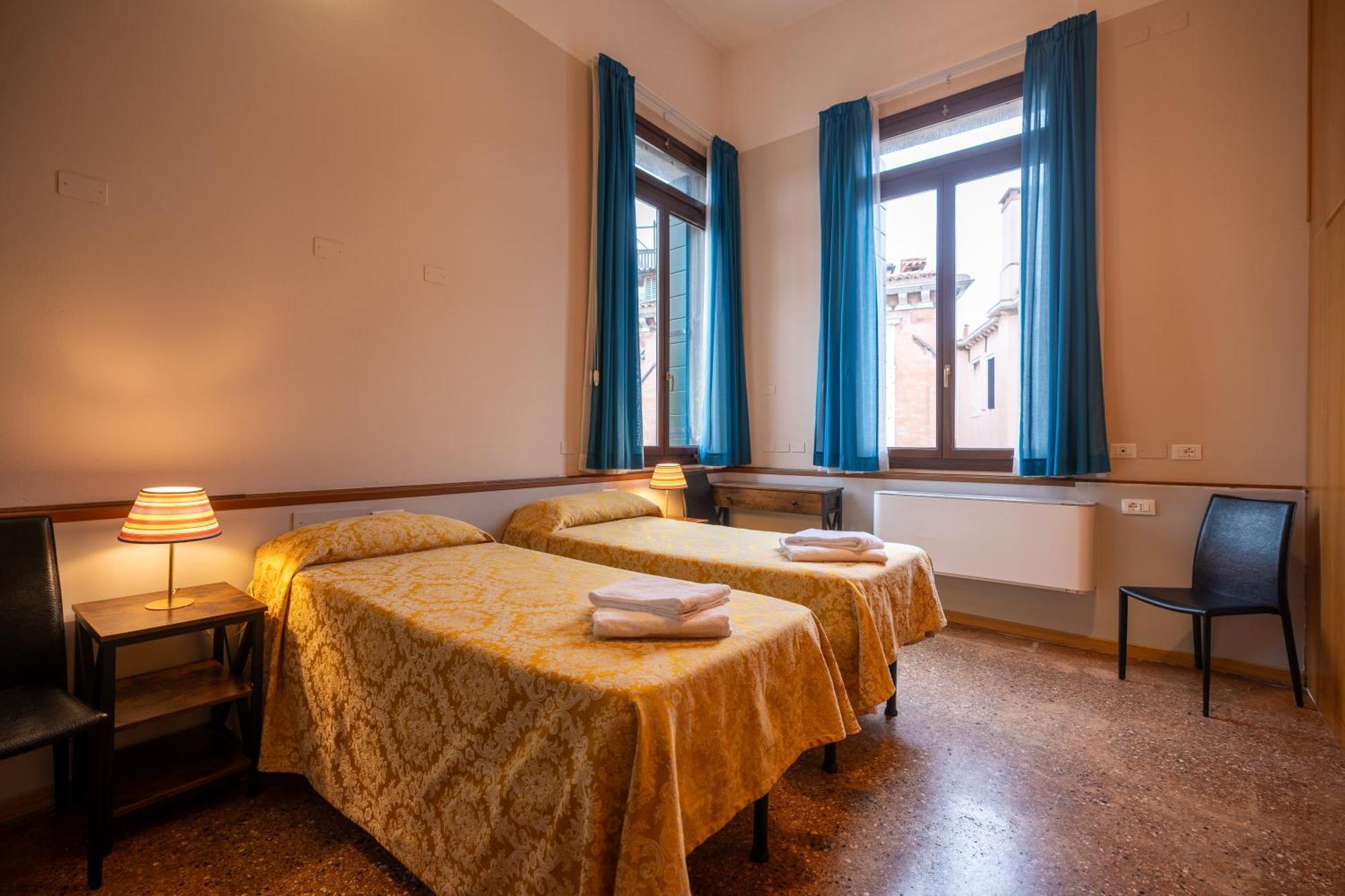 Foresteria Valdese Venezia Hostal