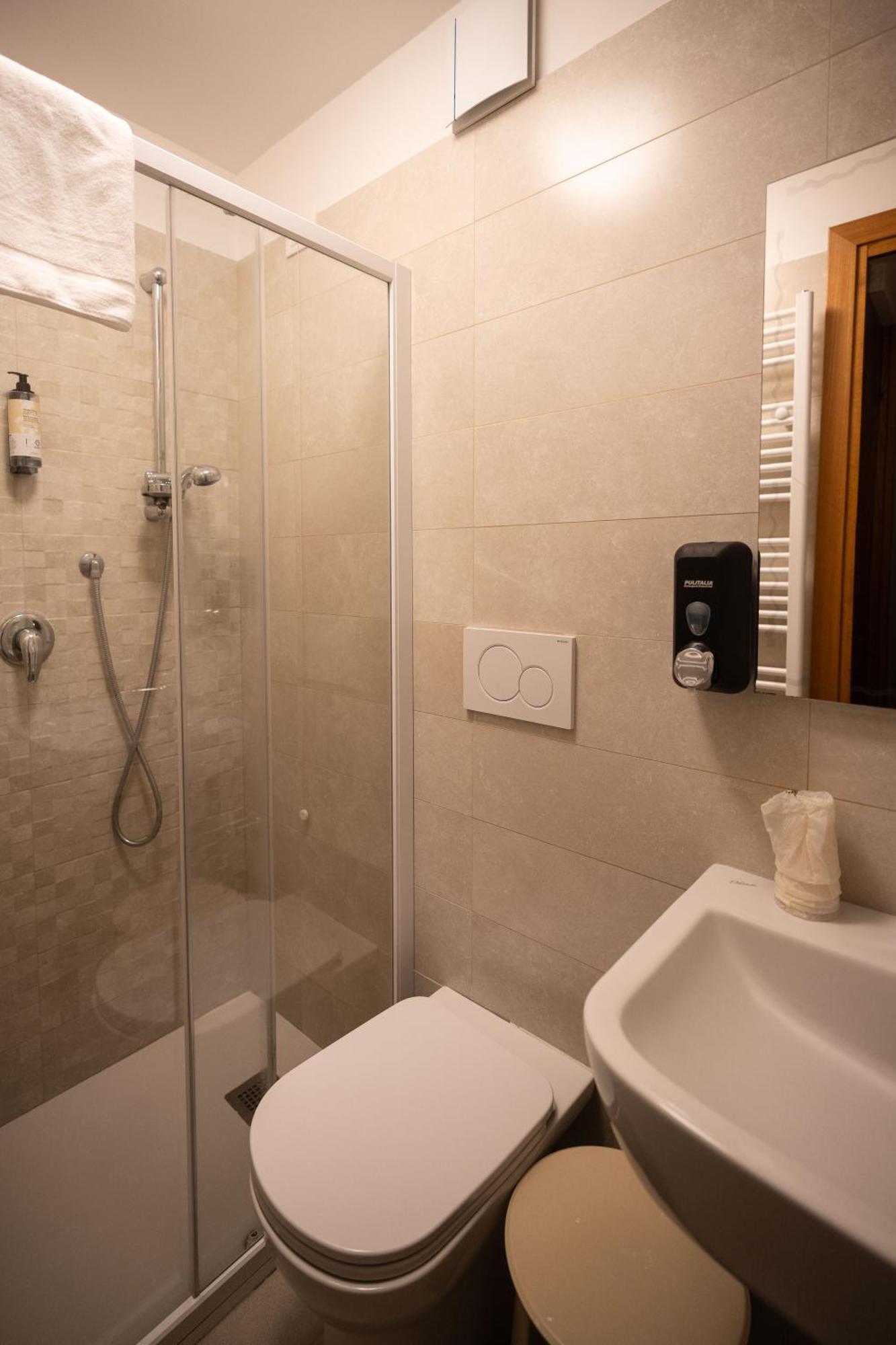 Foresteria Valdese Venezia Hostal